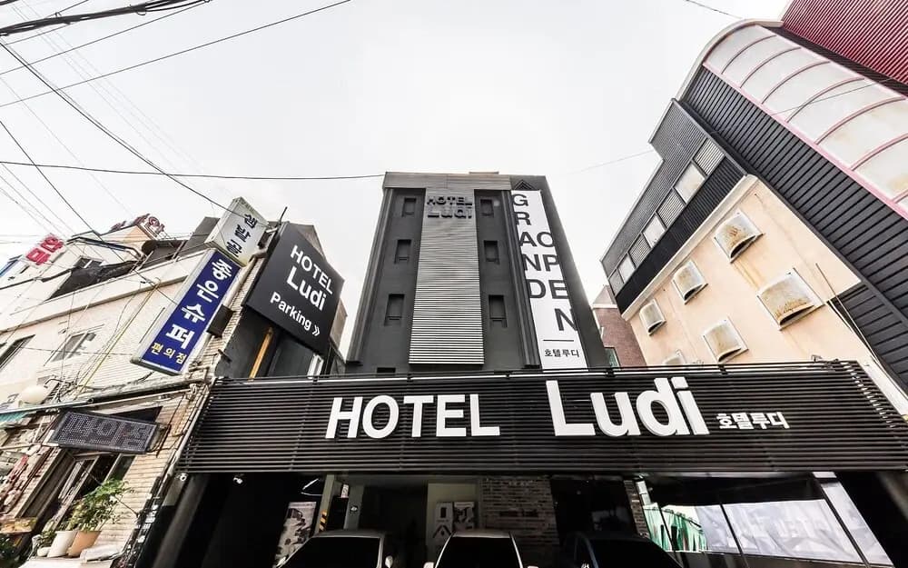 Shinchon Hotel Ludi - photo 1