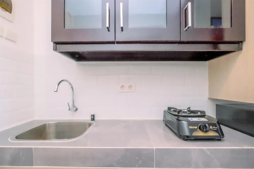 Homey And Relaxing Studio Tokyo Riverside Pik 2 Apartment - photo 11