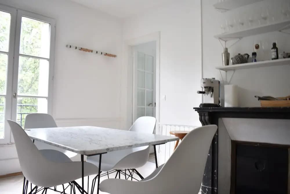 2 Bedroom Flat on Quai de Valmy - photo 5