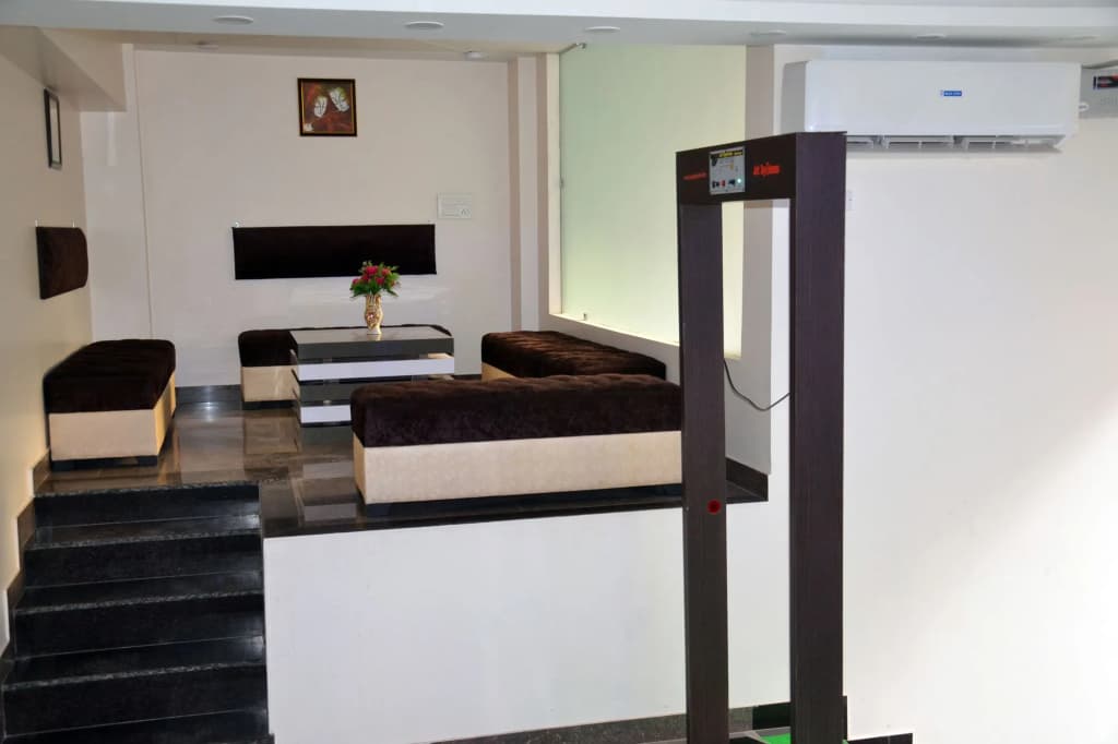 Airport Hotel Star Inn - photo 8