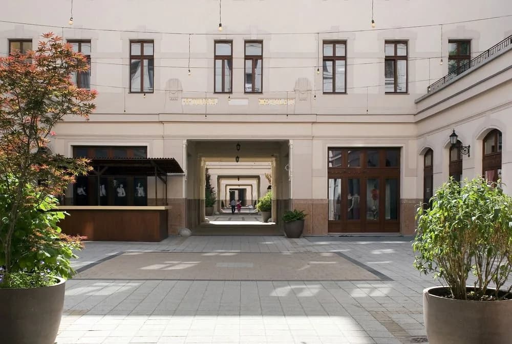Central Apartments - photo 1