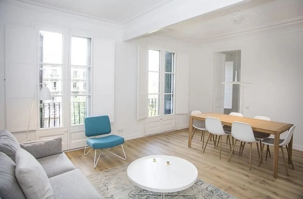 Homesearh Eixample - main photo