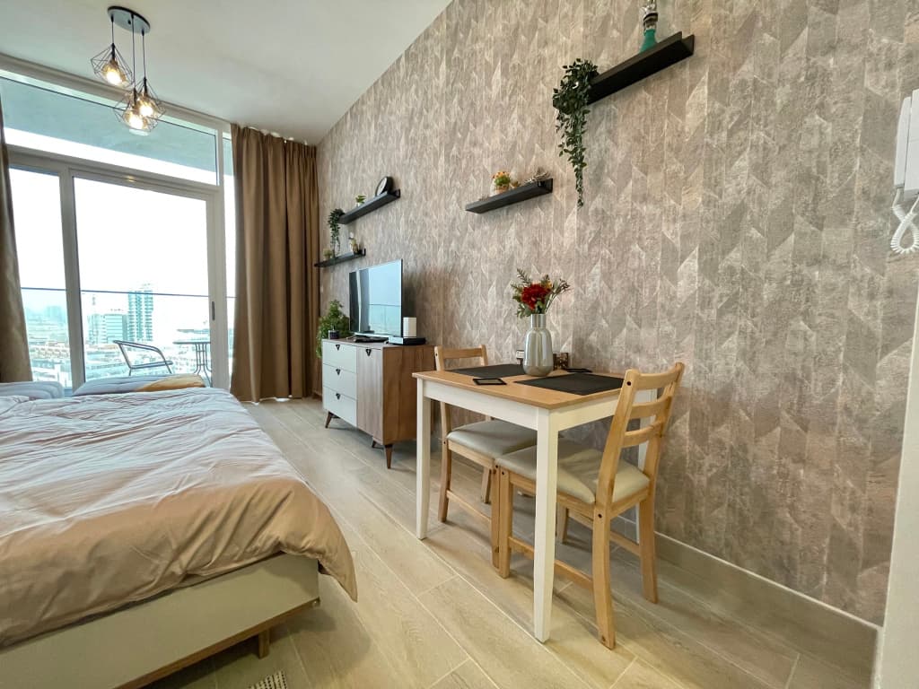 Spacious & Cute Studio with Balcony - photo 3