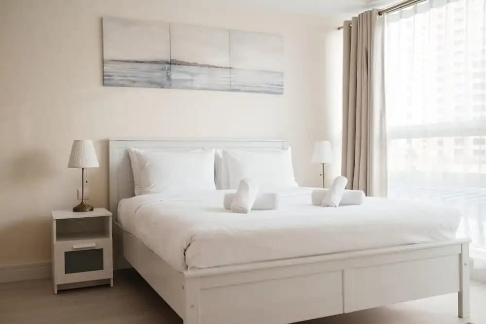 Chic 1BR Oasis in the Heart of Dubai Marina - photo 1