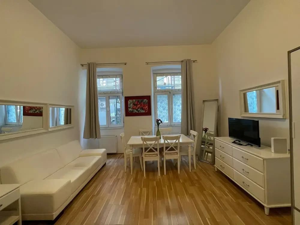 Cozy Studio Apt Near Rathausplatz - photo 11