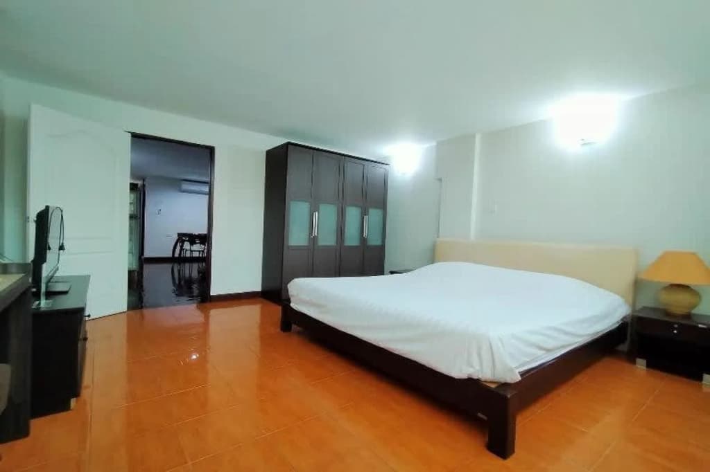 Le Vanvarothai Saladaeng Residence - photo 4