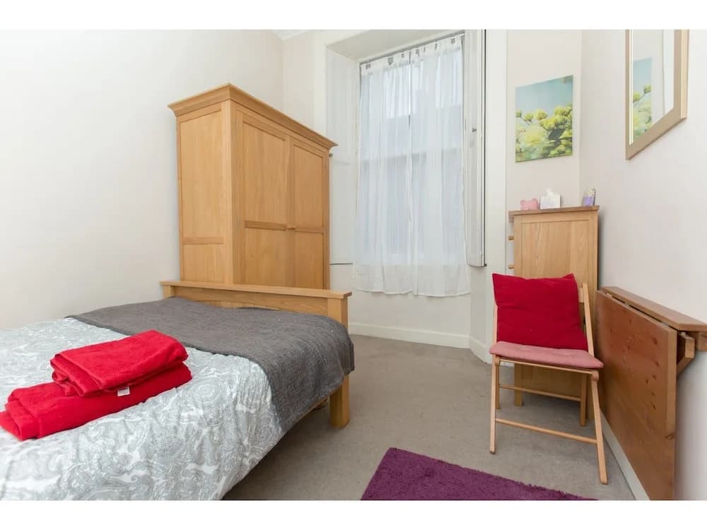 Spacious, Bright 5-br Flat for 10 in Edinburgh - photo 33