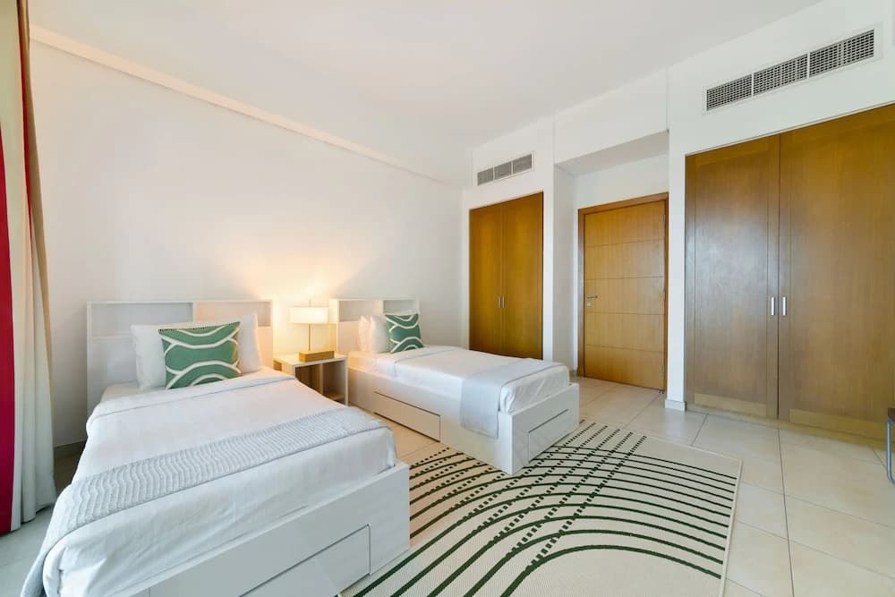Maison Privee - Exclusive Apt with Seafront Views over Palm Jumeirah - photo 2