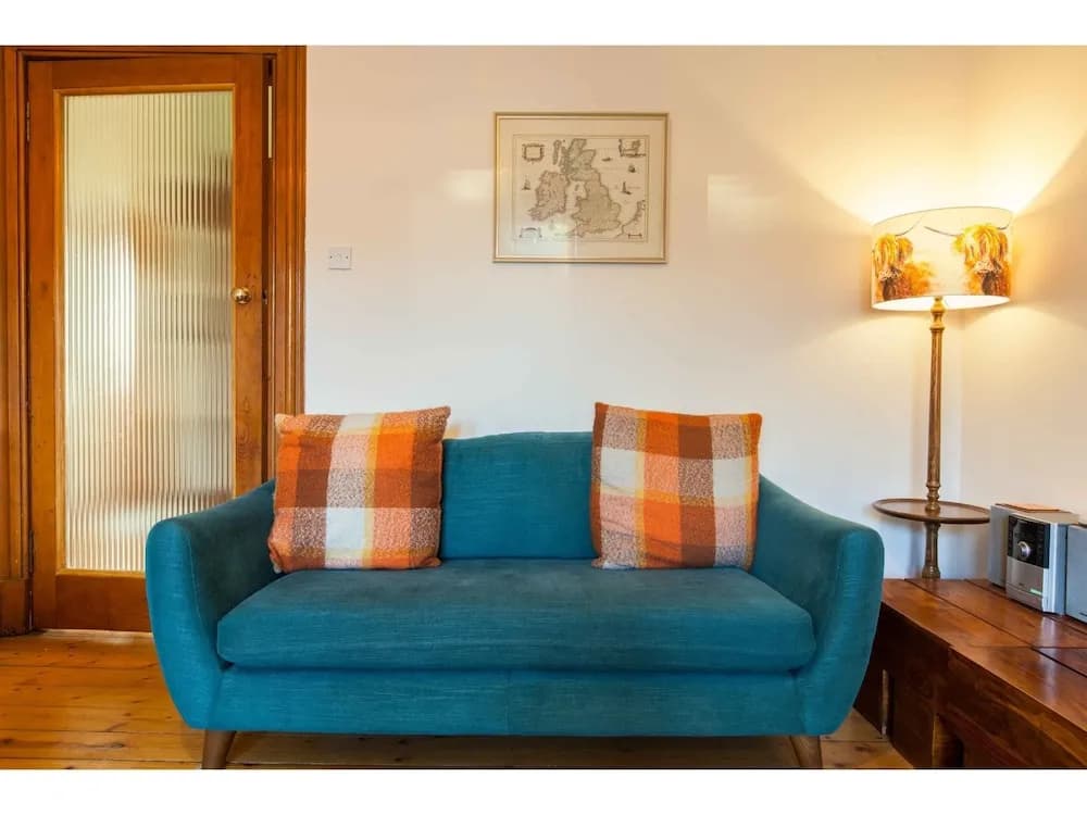 Spacious Leith Flat For 4 W/ Skyline View - photo 3