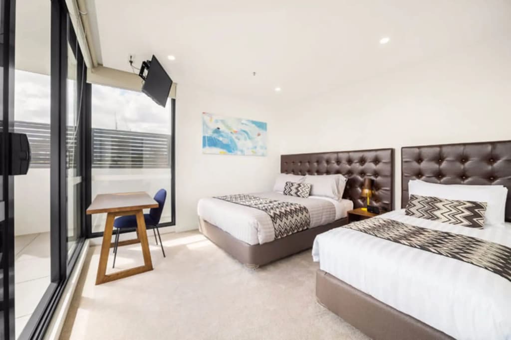 Whitehorse Apartment Hotel - photo 5