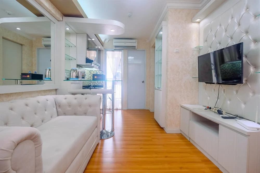 Cozy Stay 2BR Bassura City Apartment - photo 10