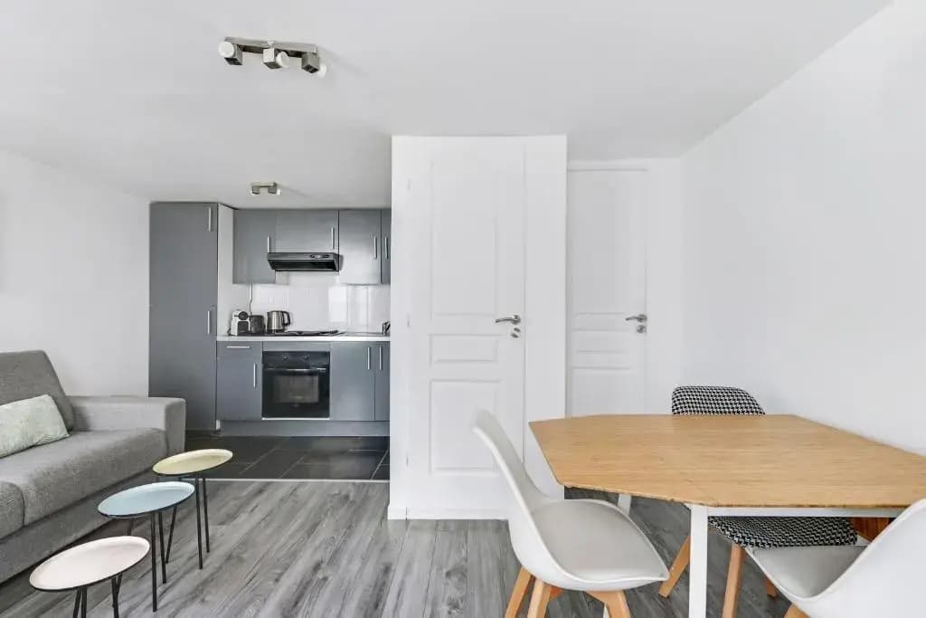 Pick A Flat's Upper Marais Apartments- Rue du Faubourg Saint-Martin - photo 18
