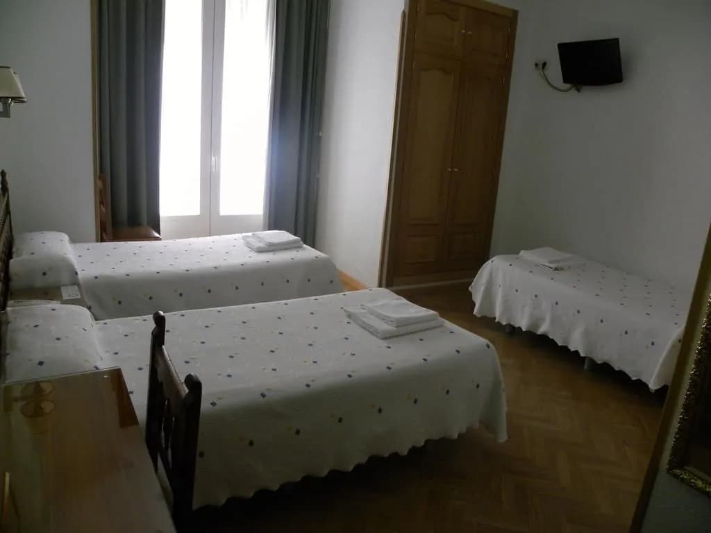 Hostal Biarritz - photo 6