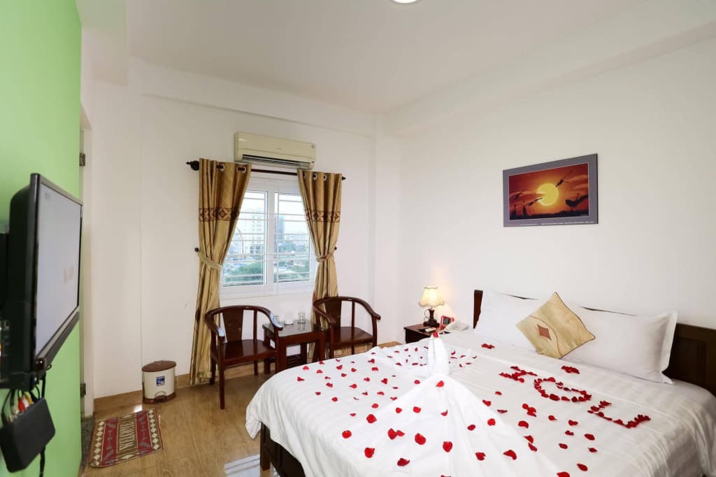 Little Gold Hotel - photo 31