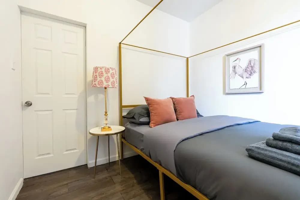 Elegant Harlem Suites - photo 4