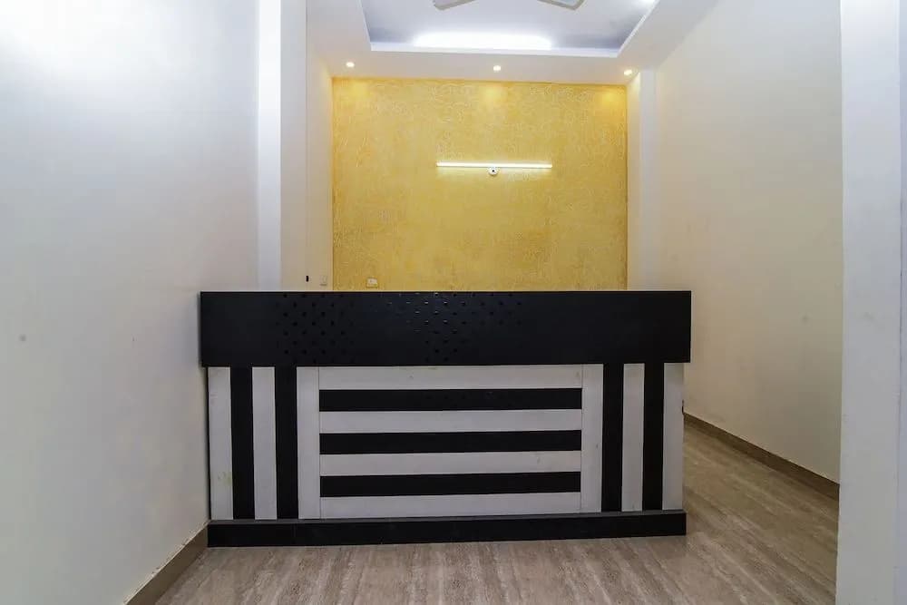 Larch Western By OYO Rooms - photo 9