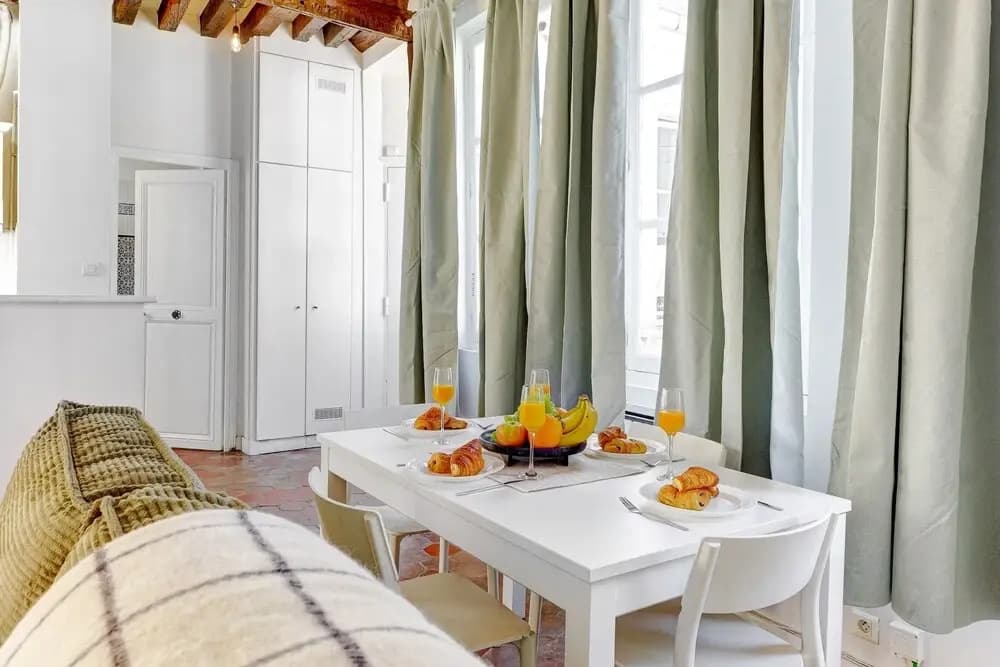 Charming 1BR Near Latin Quarter - photo 9