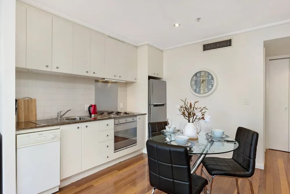 Sydney Cbd Self Contained Modern Studio Apartment - photo 16