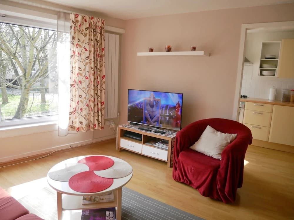 Bright 2 Double Bedrooms Apartment - photo 2
