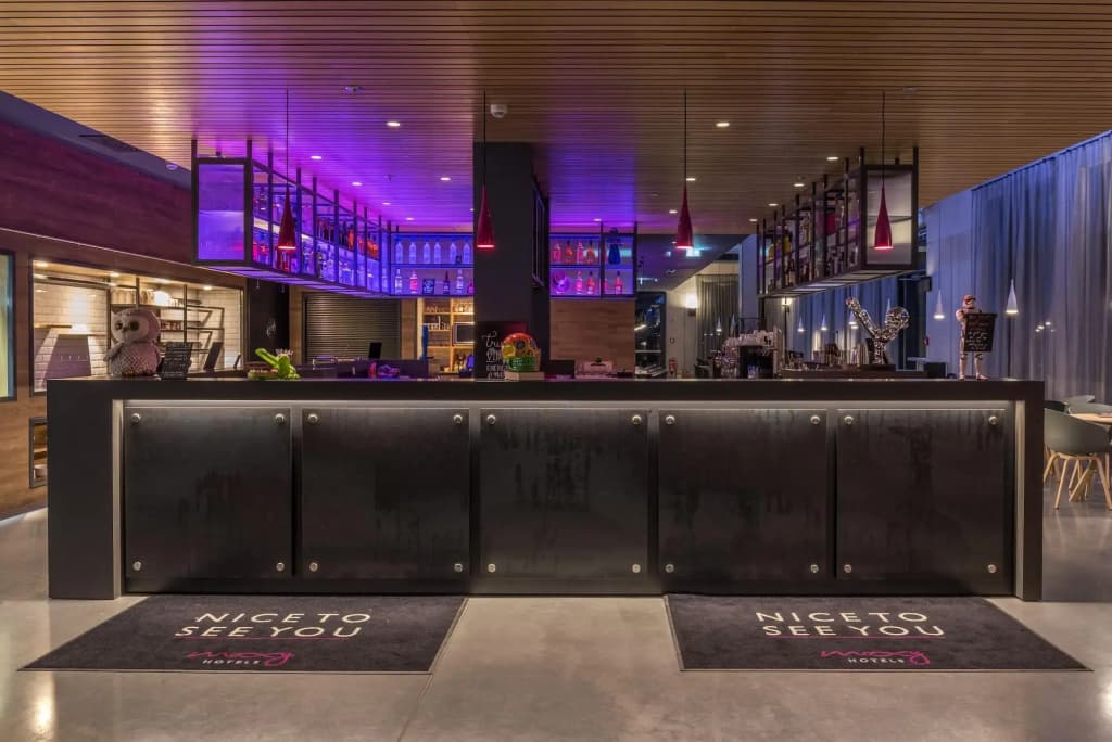 Moxy Edinburgh Airport - photo 2