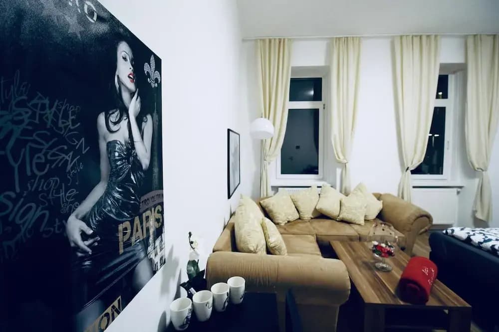 Cozy 2BR Apartment Near Augarten - photo 4