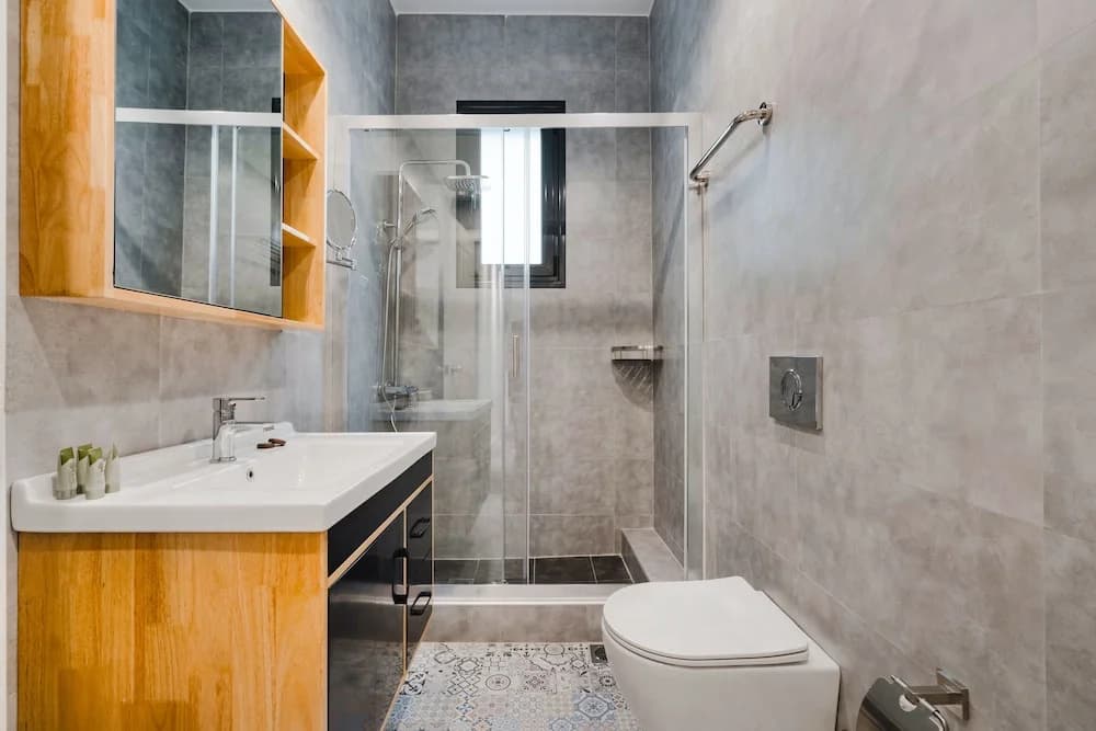 "sanders Home Suites - Bright Downtown 1-bdr. Apt." - photo 13