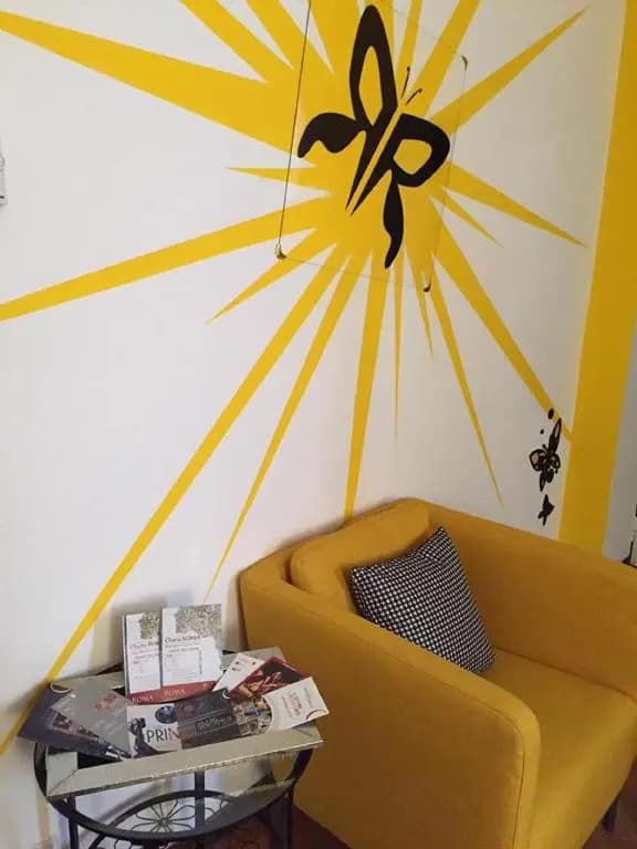 Yellow Butterfly House Holiday - photo 2