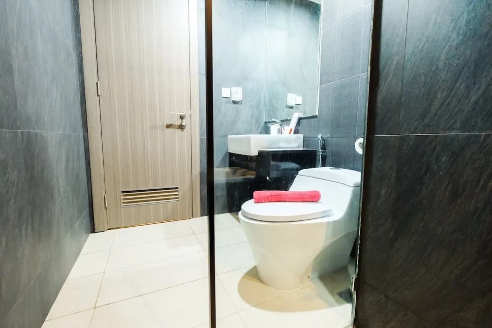 Luxurious 2BR St. Moritz Puri Apartment with Private Lift - photo 7