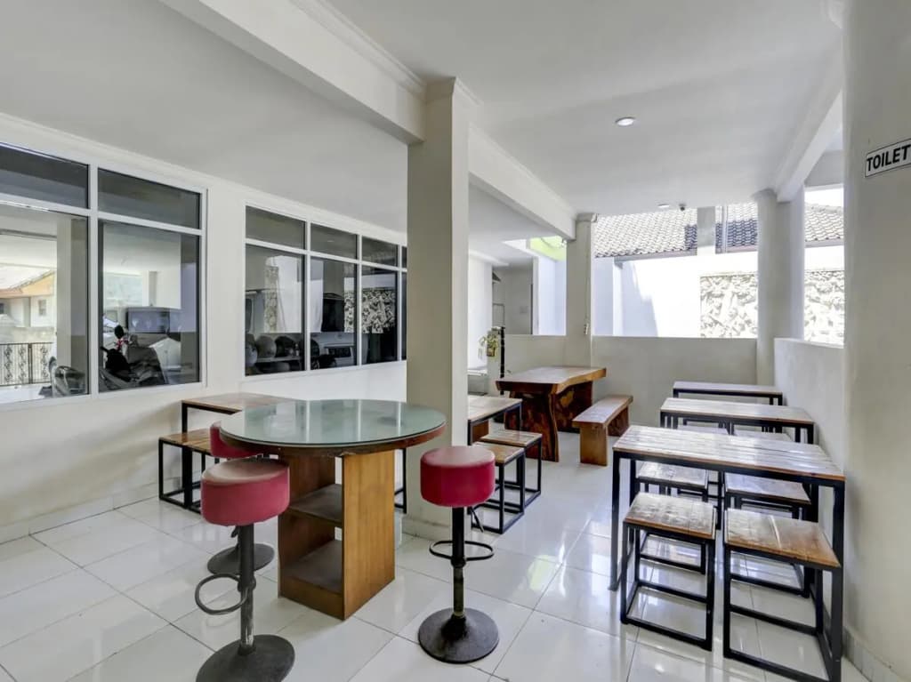 OYO 3950 The Ratna Hotel - photo 12
