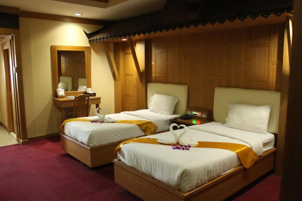 The Rich Hotel - photo 3