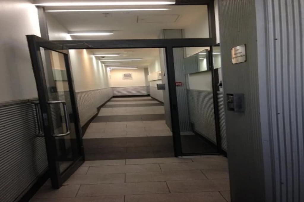 ibis budget Melbourne CBD - photo 11
