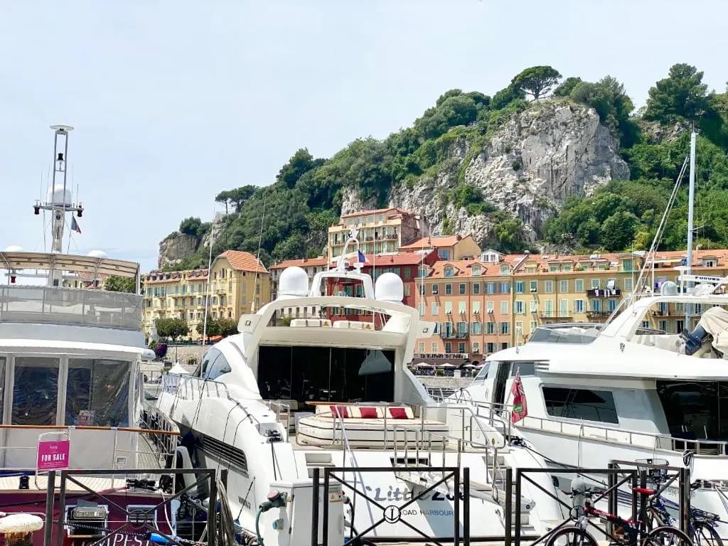 Cozy 2BR Appartment near the Port of Nice - photo 11