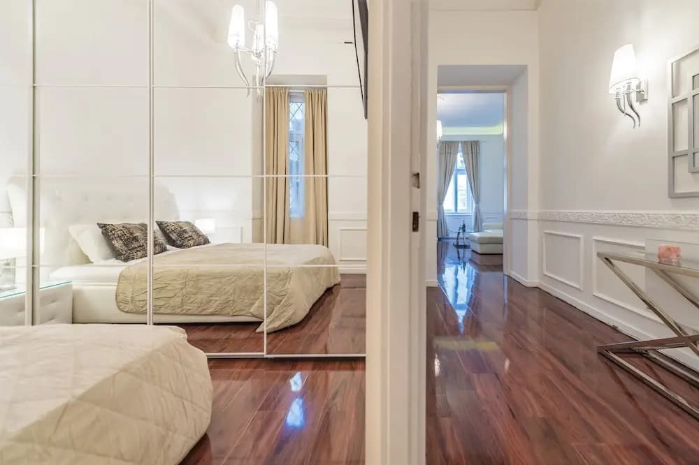 Music Academy Bedroom Suite Café Vian Apartman Kft - photo 2
