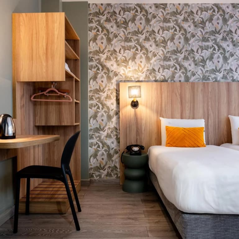 Hôtel Kyriad Paris 10 — Canal Saint Martin-République - photo 36