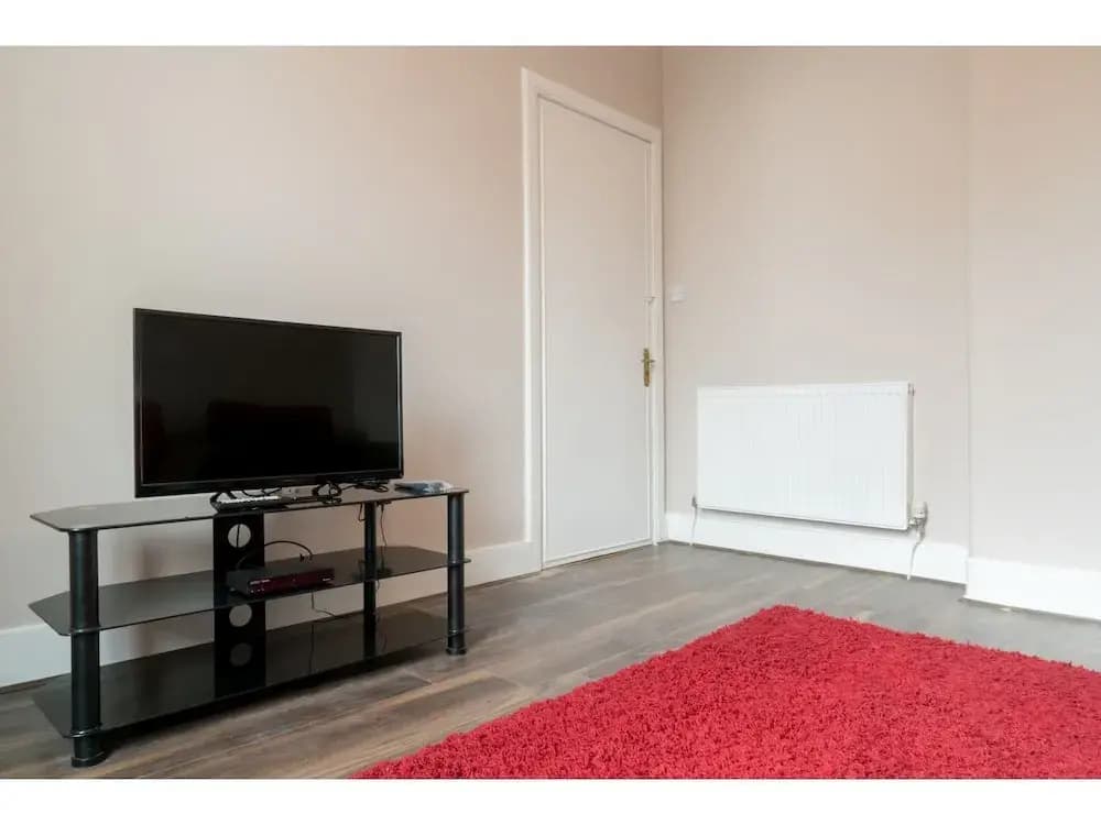 Newly Refurbished 1 Bedroom Flat - photo 4