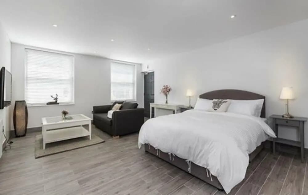 The Lion Gate Apartments - photo 8