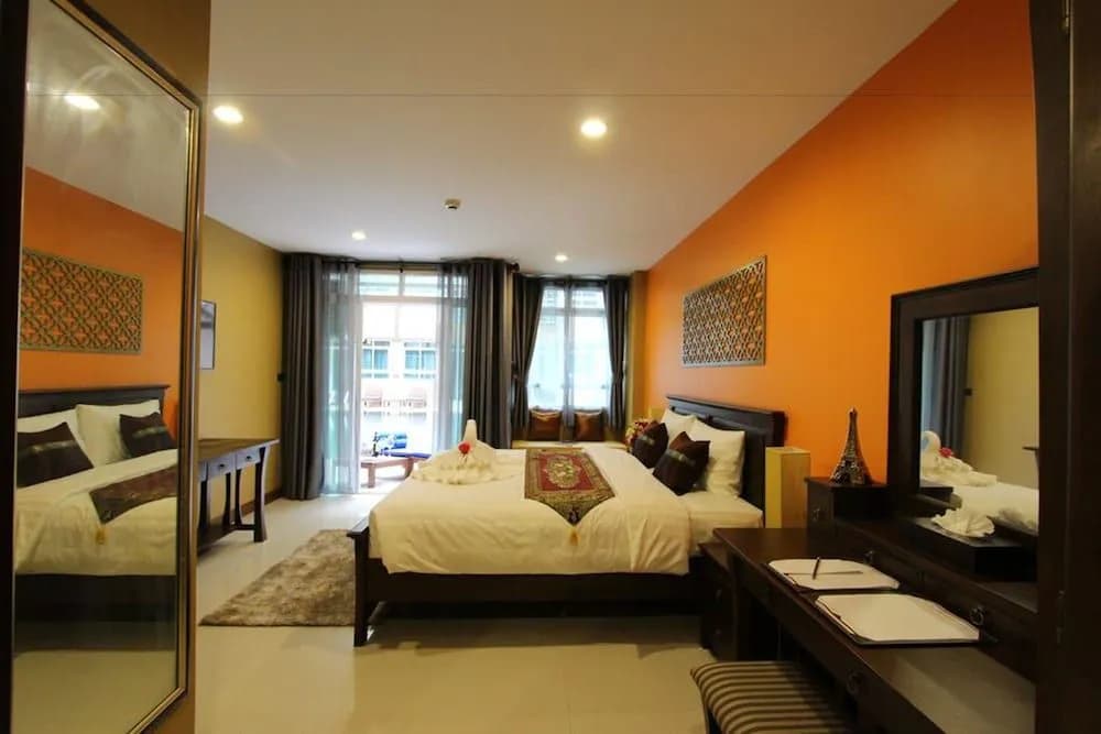 Le Bangkok Hotel - photo 6