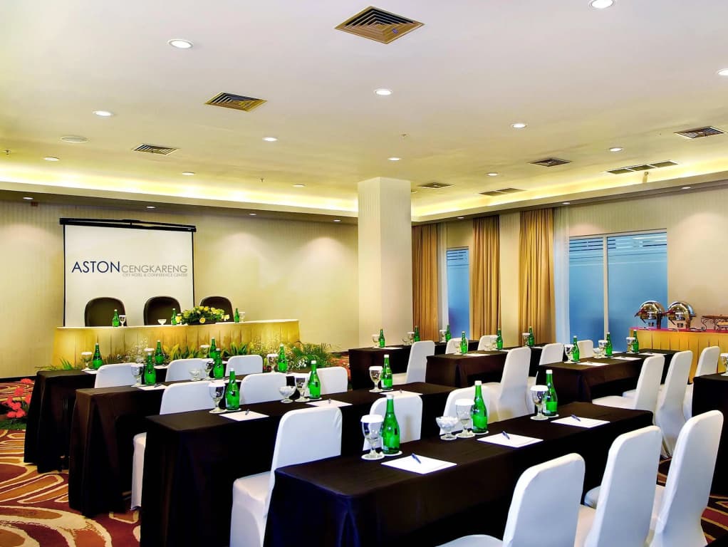 Royal Palm Hotel & Conference Center Cengkareng - photo 18