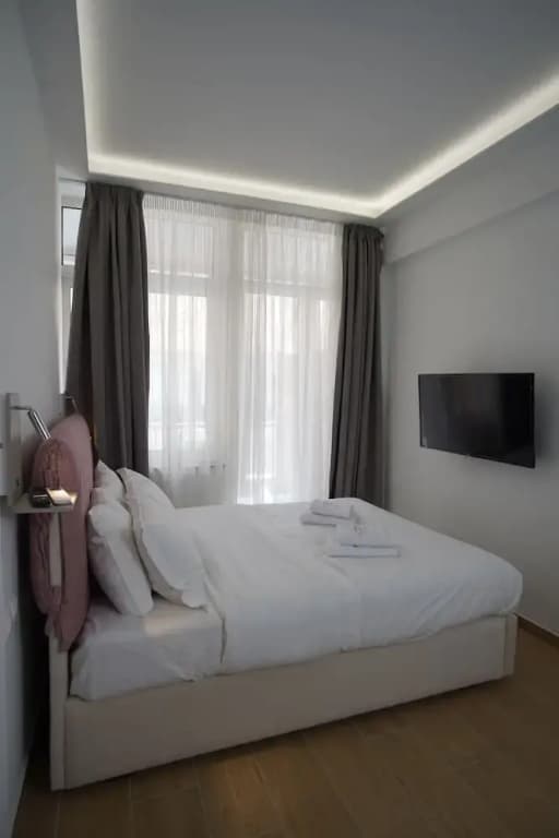 Tip Top Suites - photo 21
