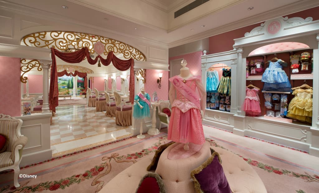 Hong Kong Disneyland Hotel - photo 25