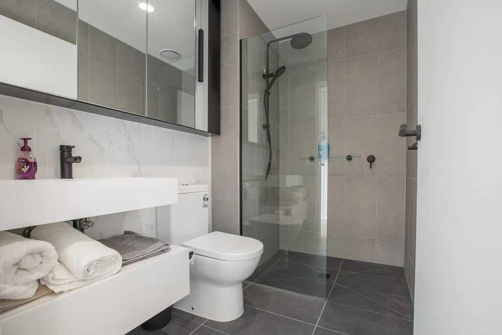 Brand New APT with Sea Views in Heart of St Kilda - photo 8
