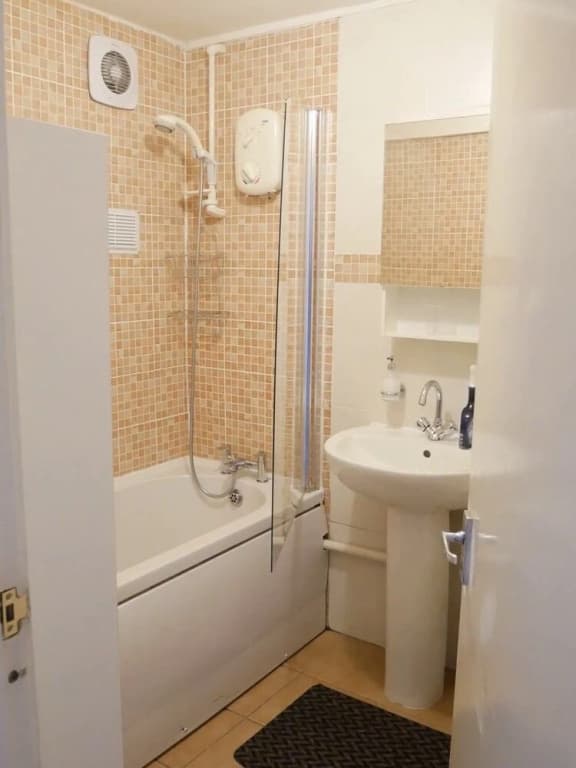 Bright 2 Double Bedrooms Apartment - photo 6
