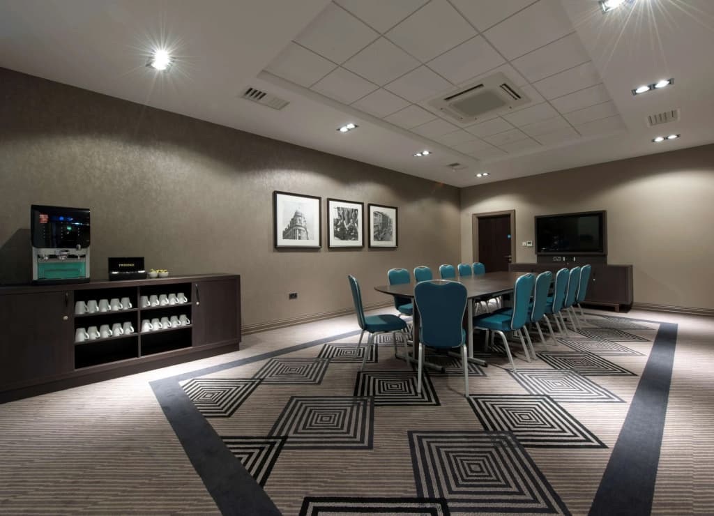 DoubleTree by Hilton Edinburgh City Centre - photo 16
