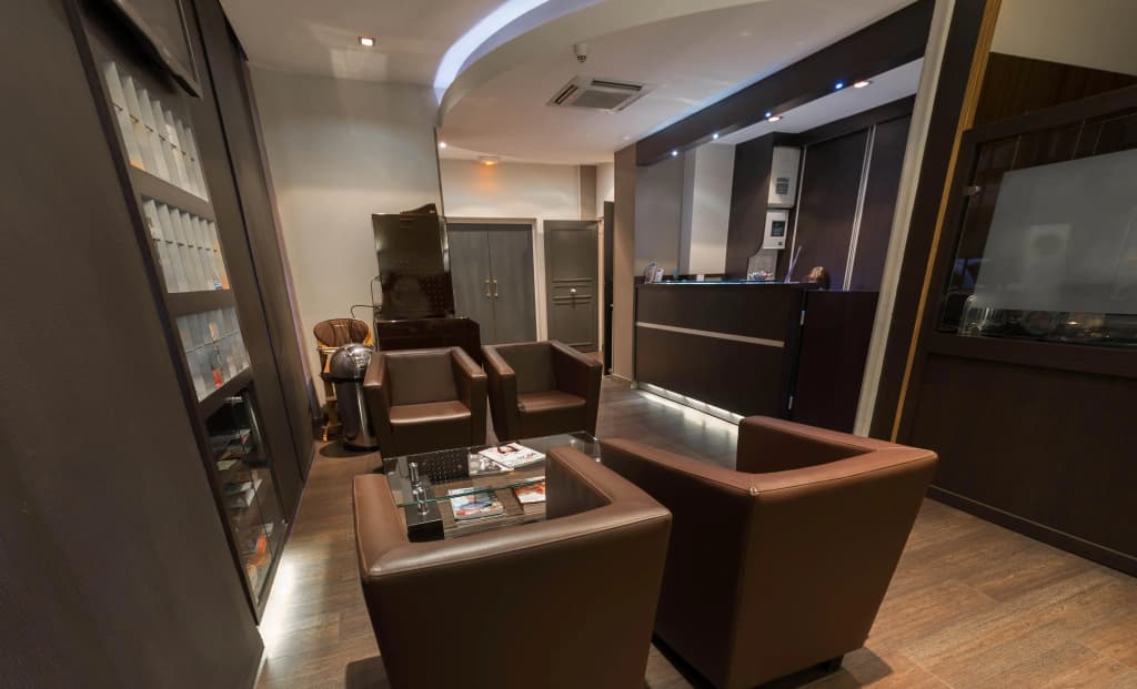 Hotel Victor Masse - photo 2