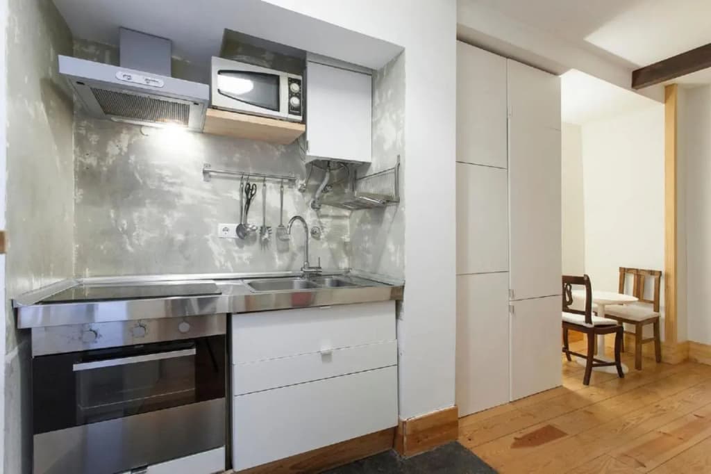 Center, Charm, Practical and Quiet - photo 11