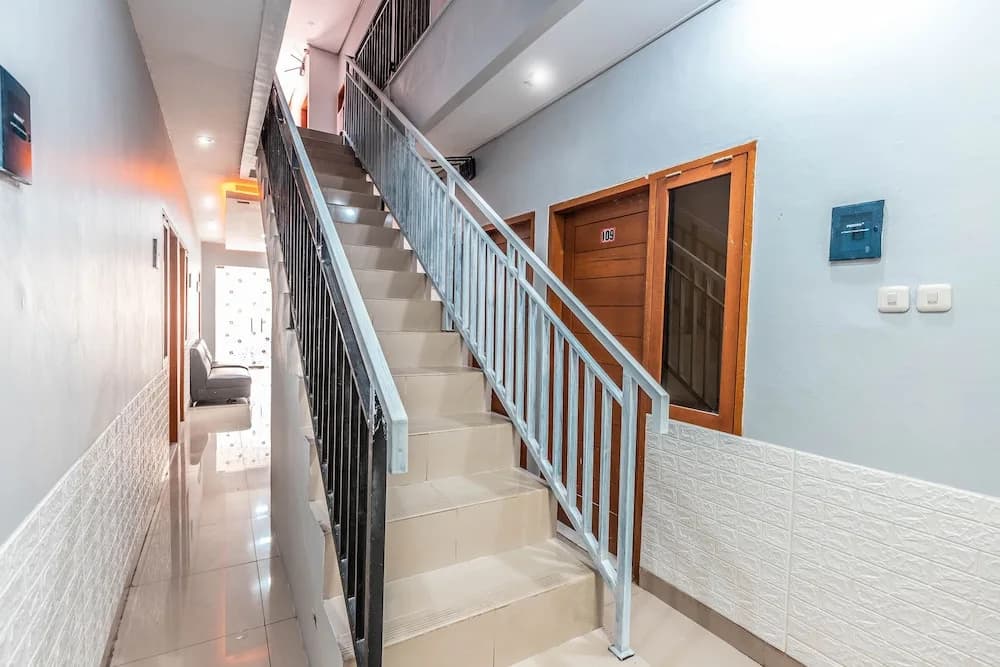 OYO 1070 Kuningan Residence - photo 11