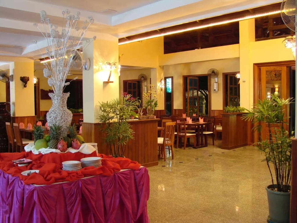 City River Hotel - photo 16