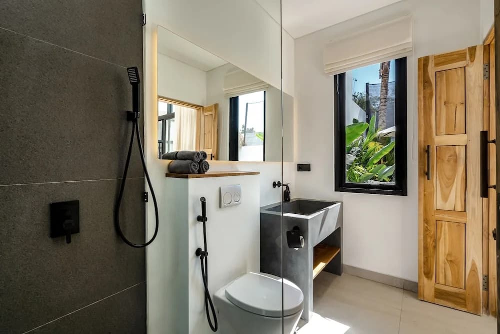 Palm Residence Lot 22 Villa Uluwatu - Tranquil Stay with Modern Comfort - photo 17