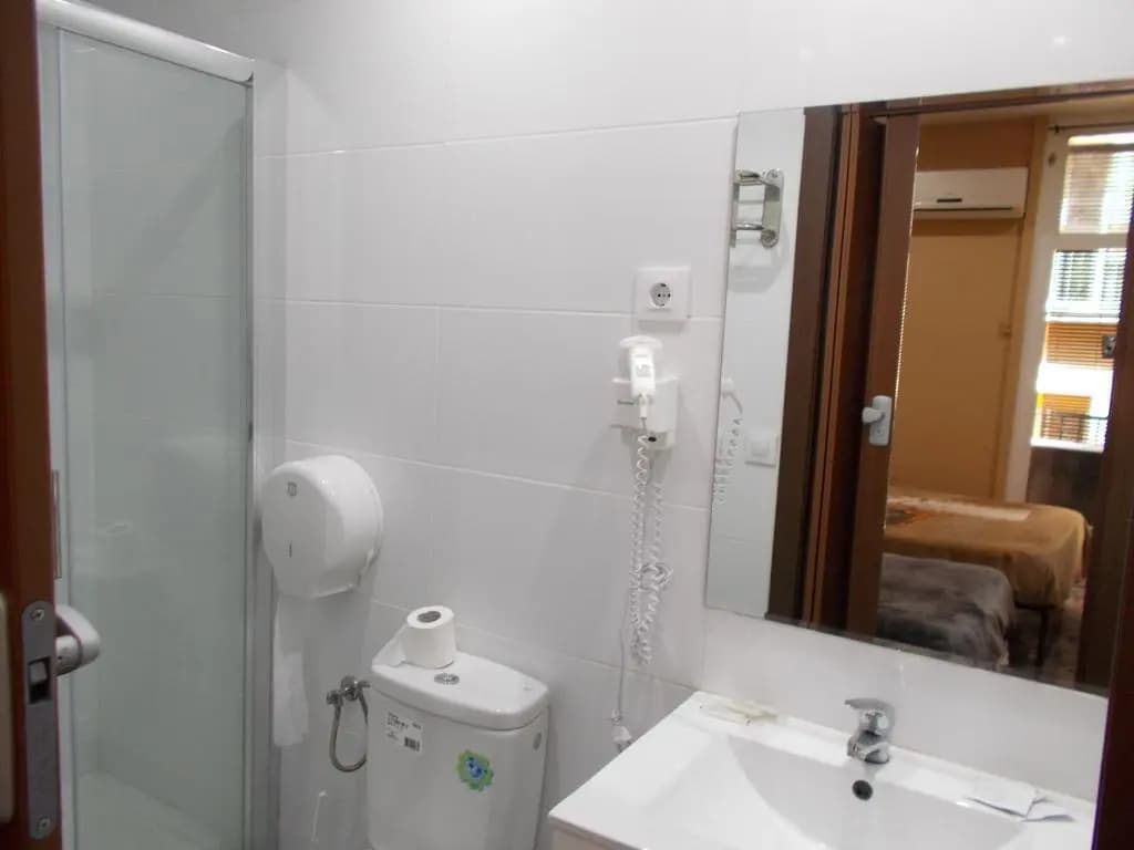 Hostal Nou Raval - photo 8