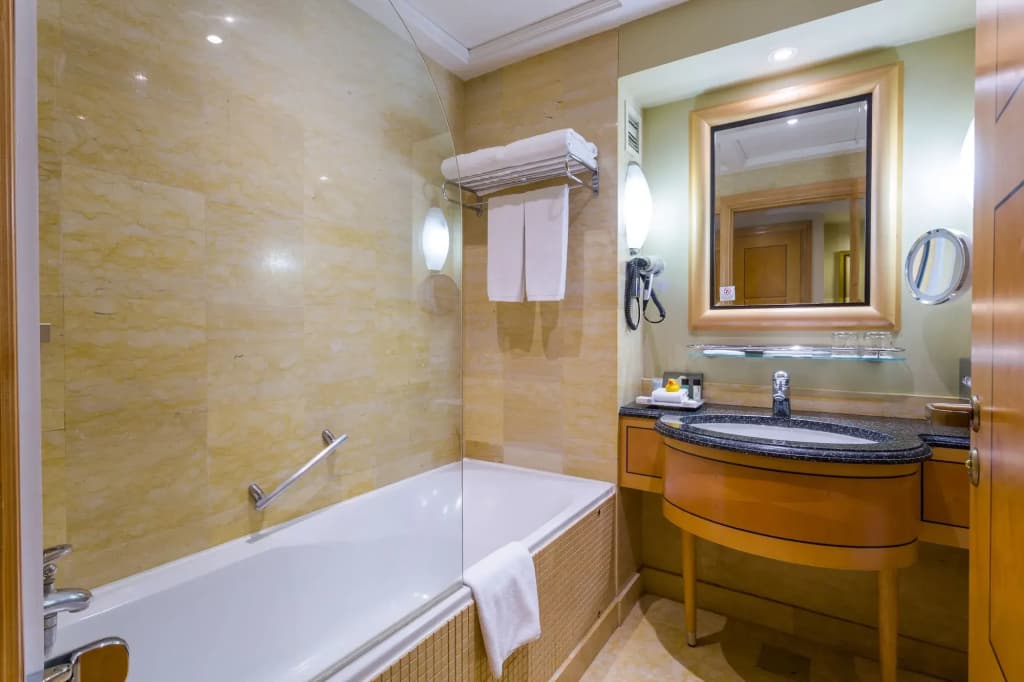 Mövenpick Hotel Doha - photo 8